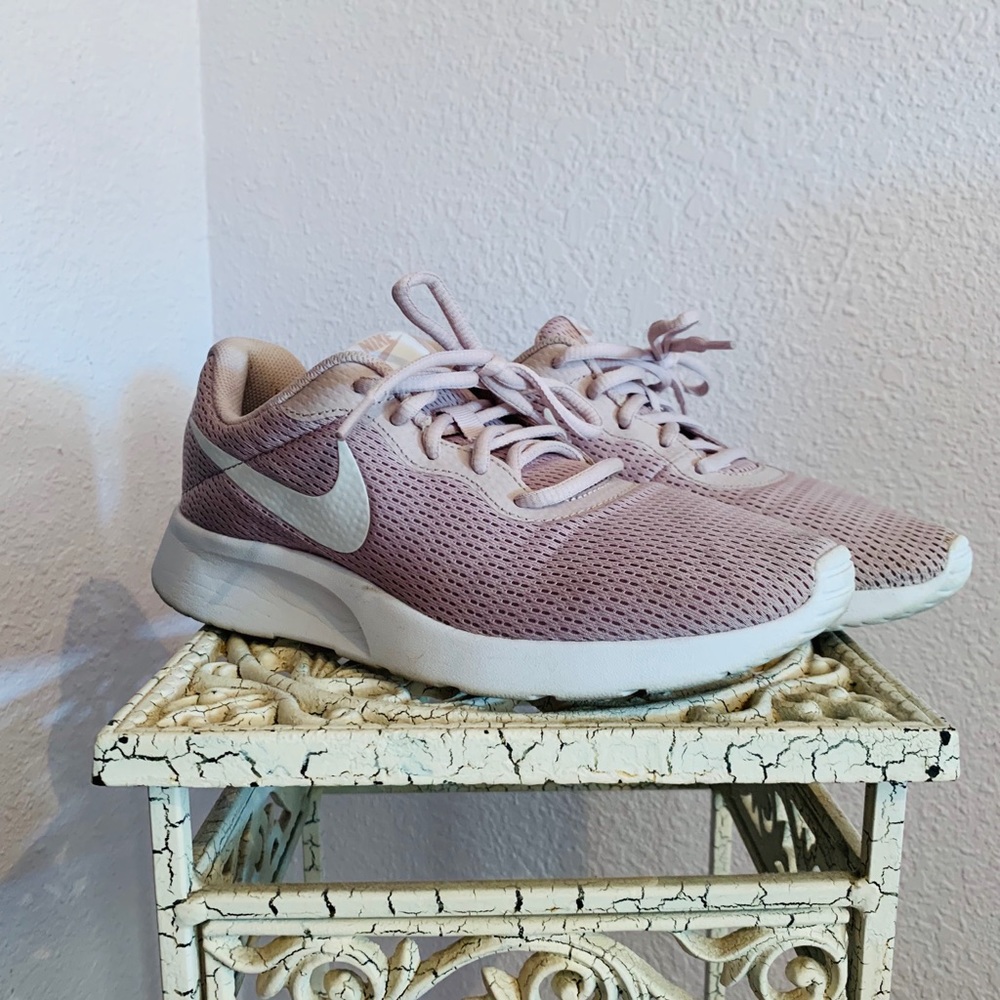 Purple Nike Tennis Shoes